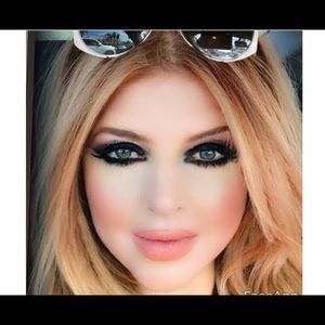 Meet your Posher, Aja